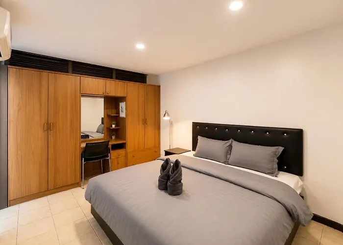 High Floor 2br 1bath Near Bts Night Market 5pax Apartment