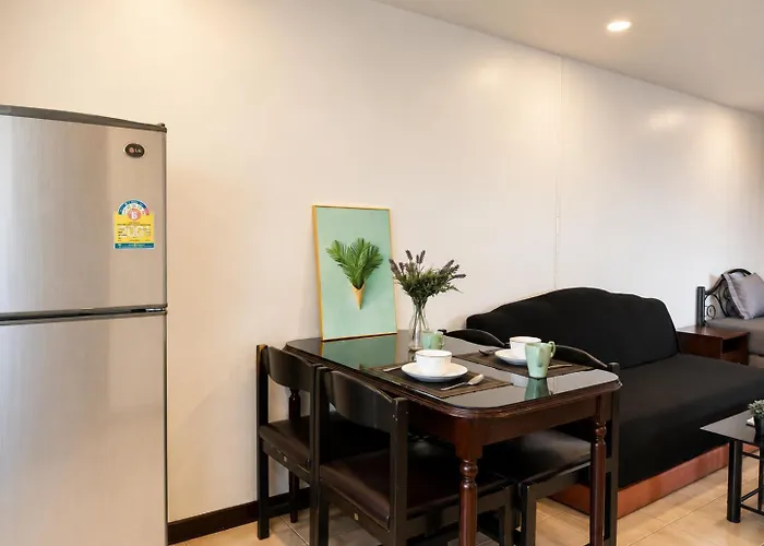High Floor 2br 1bath Near Bts Night Market 5pax * Bangkok