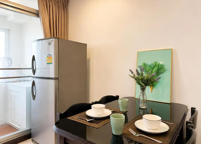 High Floor 2br 1bath Near Bts Night Market 5pax * Bangkok