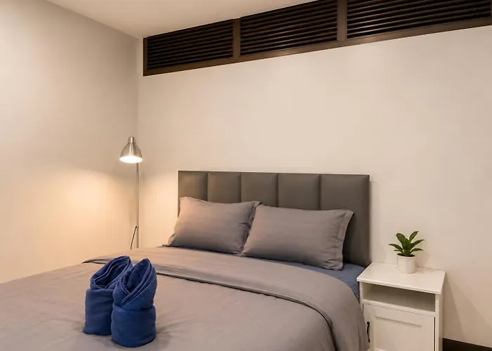 Apartment High Floor 2br 1bath Near Bts Night Market 5pax Bangkok