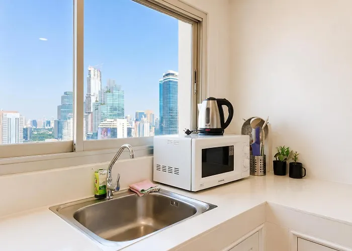 High Floor 2br 1bath Near Bts Night Market 5pax Bangkok