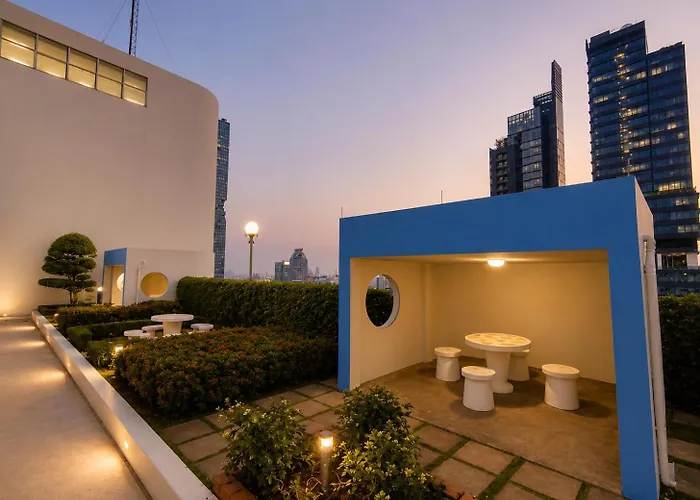 High Floor 2br 1bath Near Bts Night Market 5pax * Bangkok